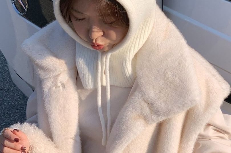 Faux Fur Collared Button-Up Vest