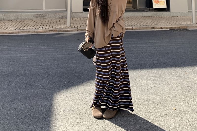 Loose-Fit Long-Sleeve Tee with Striped Maxi Skirt