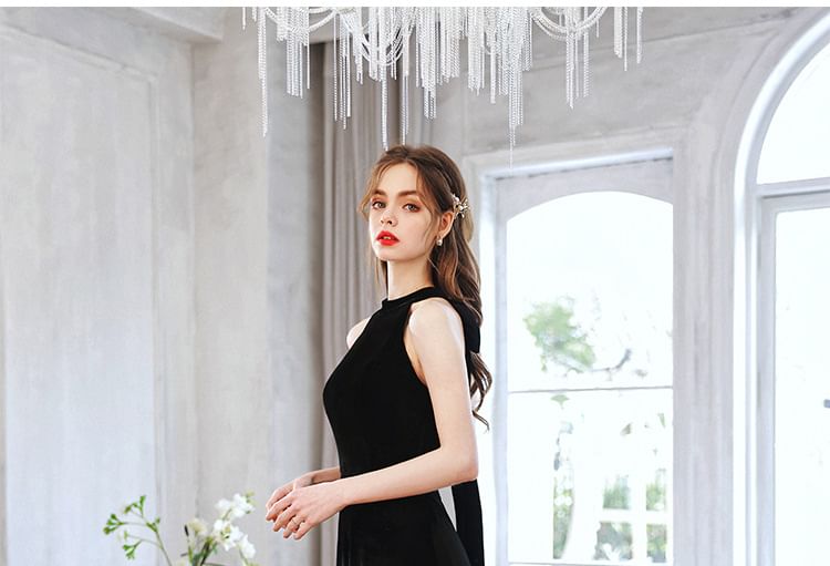 Sleeveless Mock Neck Plain Bow Cutout A-Line Evening Gown