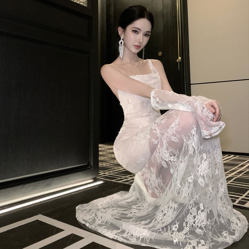 Spaghetti Strap Plain Backless Lace Sheath Wedding Gown