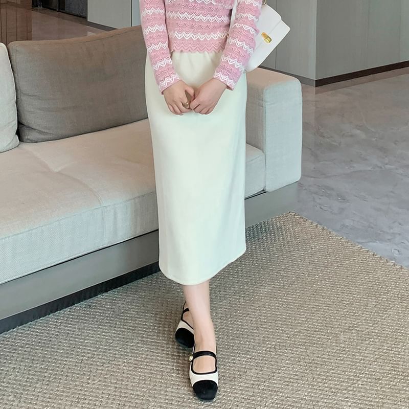 Plus Size High Rise Plain Slit Midi Straight Skirt