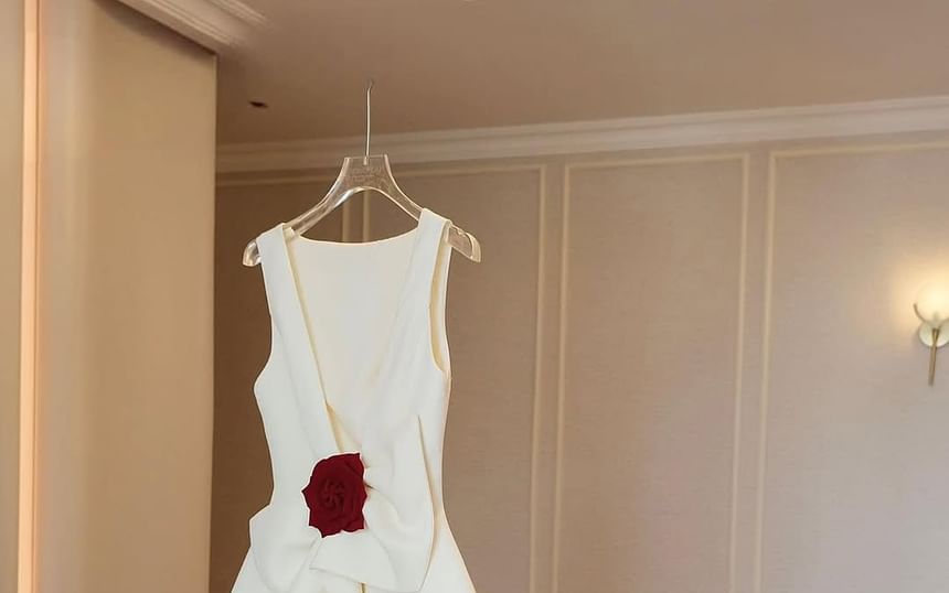 Sleeveless Boat Neck Bow Accent Open Back Mini A-Line Cocktail Dress