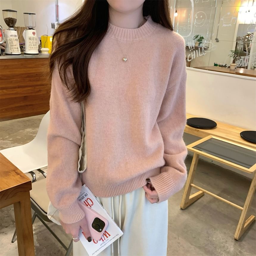 Classic Round Neck Plain Knit Pullover Sweater