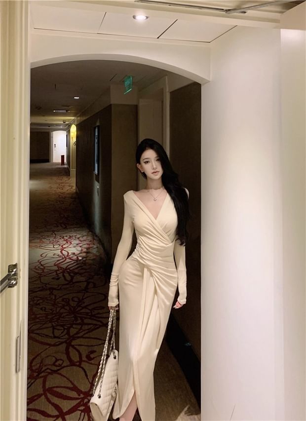 Long-Sleeve V-Neck Plain Ruched Front-Slit Maxi Sheath Dress