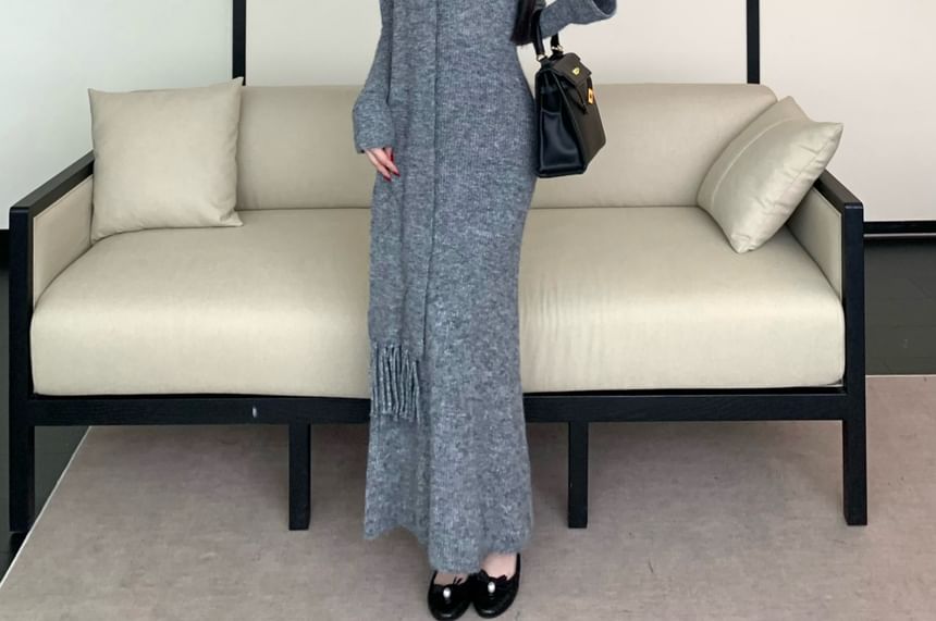 Long-Sleeve Scoop Neck Melange Maxi Sheath Knit Dress