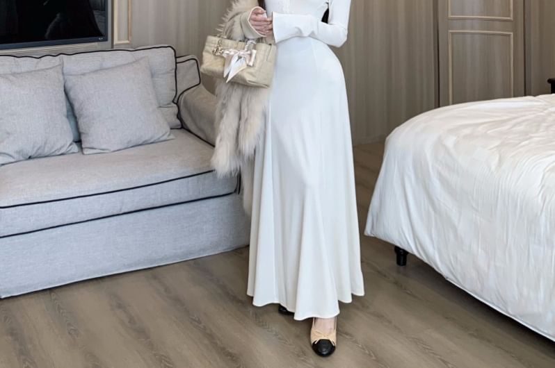 Long-Sleeve V-Neck Plain Lace Panel Maxi A-Line Dress