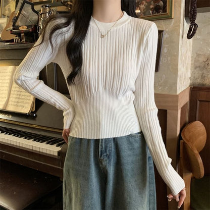 Solid Crew-Neck Cropped Knit Long-Sleeve Sweater