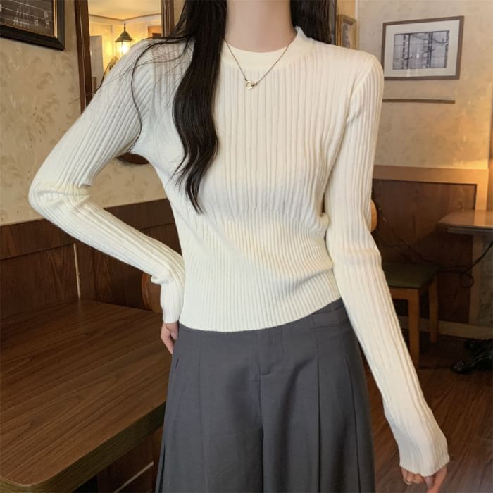 Solid Crew-Neck Cropped Knit Long-Sleeve Sweater