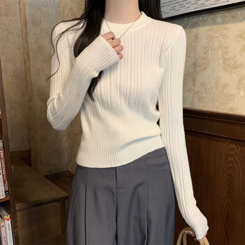 Solid Crew-Neck Cropped Knit Long-Sleeve Sweater