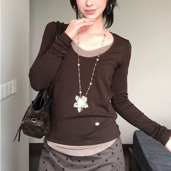 Two-Tone Faux Two-Piece V-Neck Fitted Long-Sleeve T-Shirt