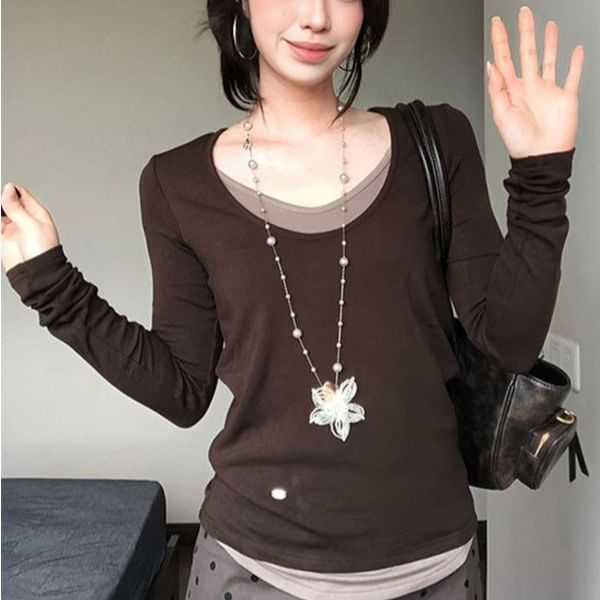 Two-Tone Faux Two-Piece V-Neck Fitted Long-Sleeve T-Shirt