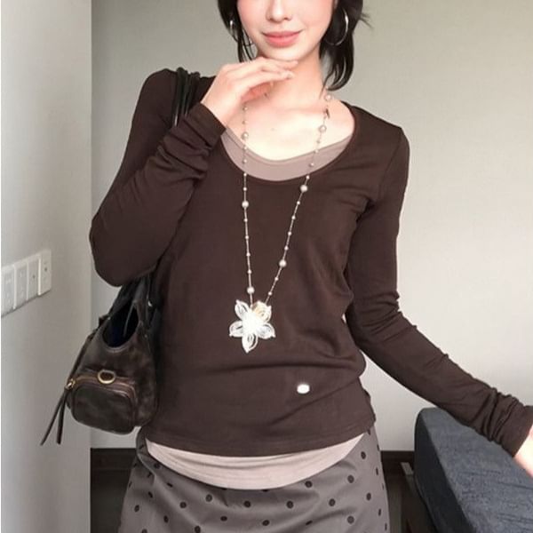 Two-Tone Faux Two-Piece V-Neck Fitted Long-Sleeve T-Shirt