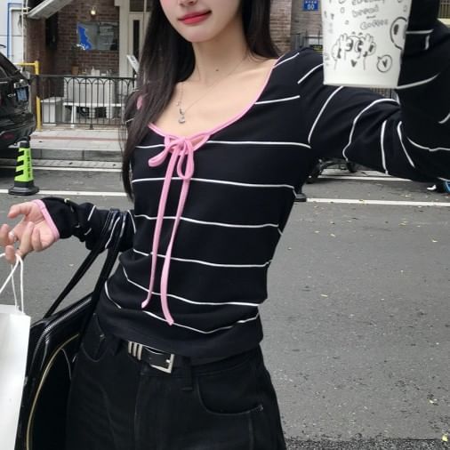 Striped Contrast-Trim Scoop-Neck Cropped Long-Sleeve Tee