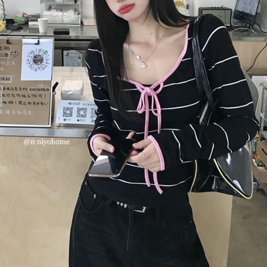 Striped Contrast-Trim Scoop-Neck Cropped Long-Sleeve Tee