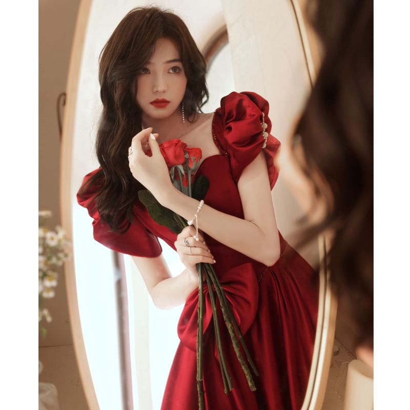 Short Puff Sleeve Sweetheart Neck Plain Bow Beaded Satin A-Line Evening Dress