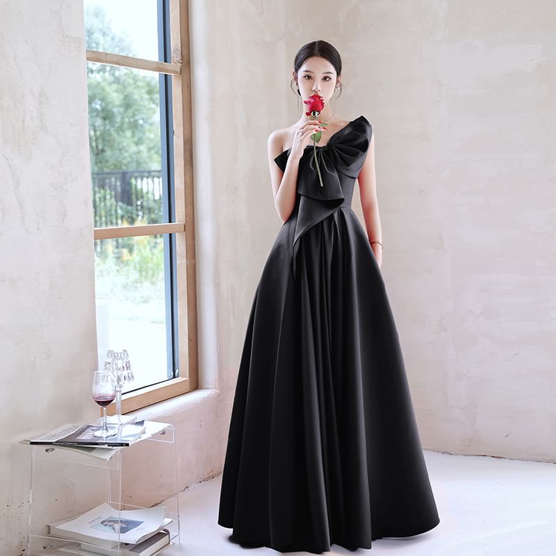 Sleeveless One Shoulder Plain Bow A-Line Evening Gown