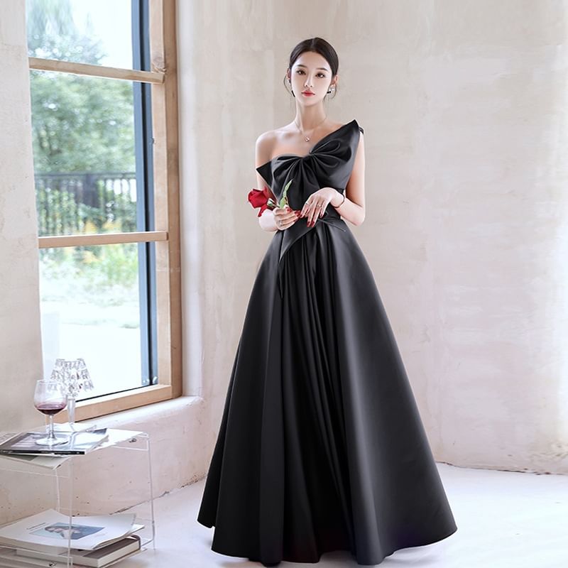 Sleeveless One Shoulder Plain Bow A-Line Evening Gown