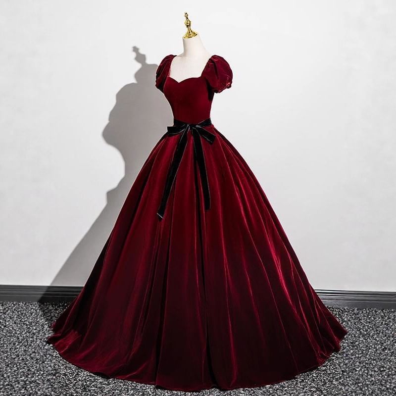 Short Puff Sleeve Sweetheart Neck Bow Velvet A-Line Evening Gown