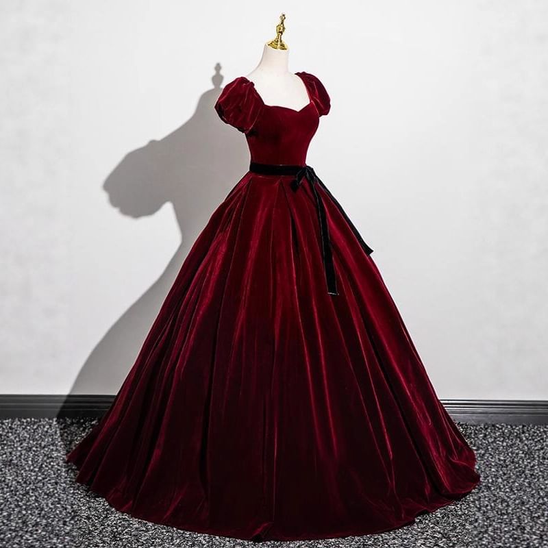Short Puff Sleeve Sweetheart Neck Bow Velvet A-Line Evening Gown