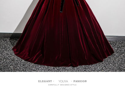 Short Puff Sleeve Sweetheart Neck Bow Velvet A-Line Evening Gown