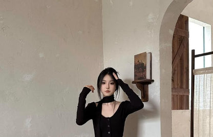 Scoop Neck Button-Up Solid Crop Long-Sleeve Top