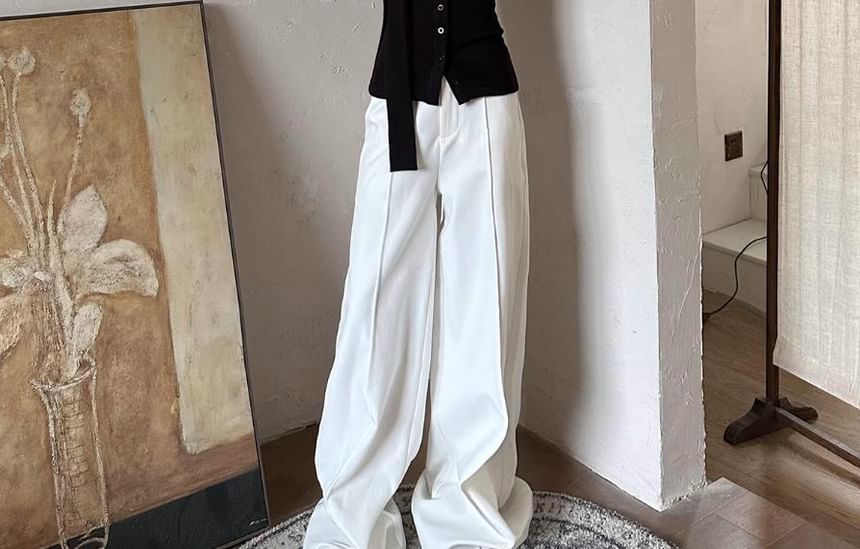 Scoop Neck Button-Up Solid Crop Long-Sleeve Top