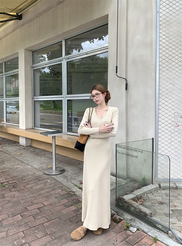 Long-Sleeve V-Neck Maxi A-Line Knit Dress