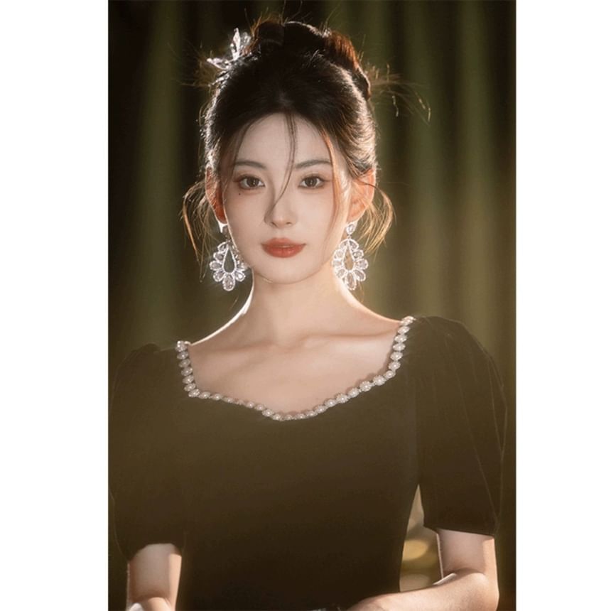 Short Sleeve Sweetheart Neck Patterned Print Beaded Trim Mesh Panel Velvet A-Line Evening Gown