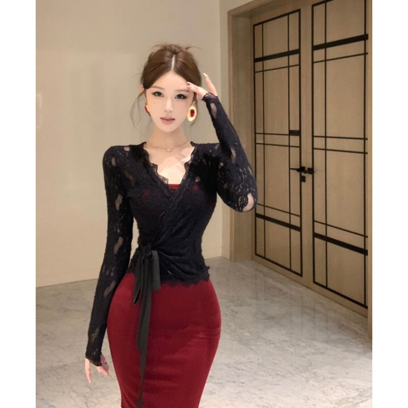 Set: Spaghetti Strap Scoop Neck Plain Maxi Mermaid Dress + V-Neck Lace Wrap Crop Light Jacket