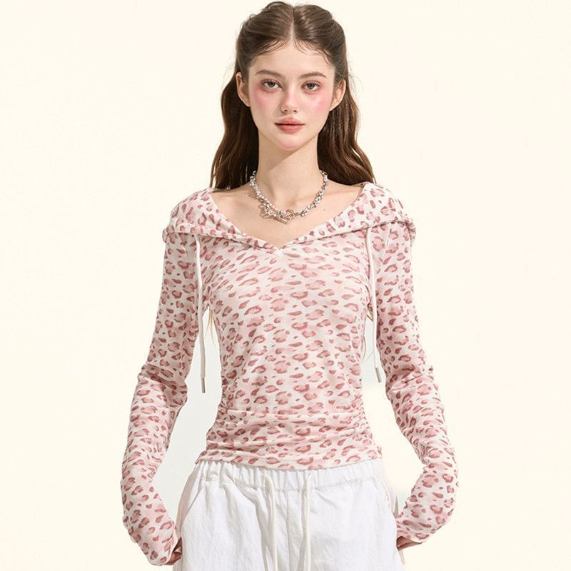 Leopard-Print V-Neck Fitted Long-Sleeve Hooded Tee