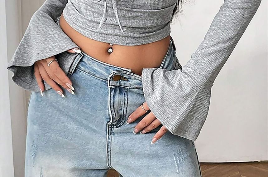 Crop Top with V-Neck and Long Sleeves in Solid Tone