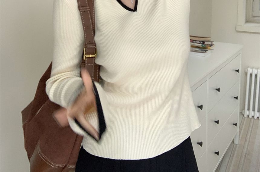 Color-Block V-Neck Collared Fitted Long-Sleeve Knit Sweater