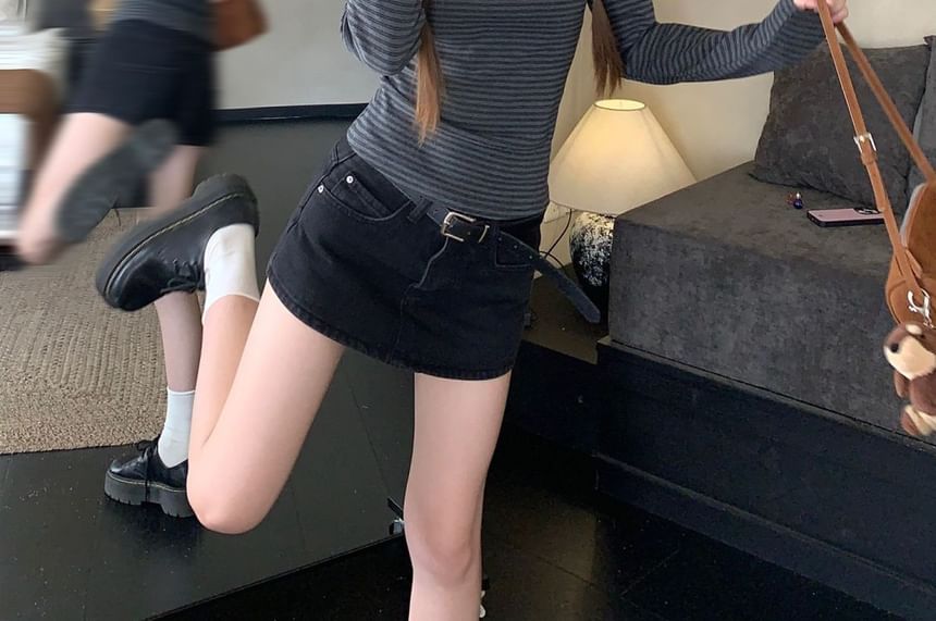 Peter Pan Collar Striped Fitted Long-Sleeve Blouse