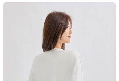 Round Neck Long-Sleeve Tee in Solid Color