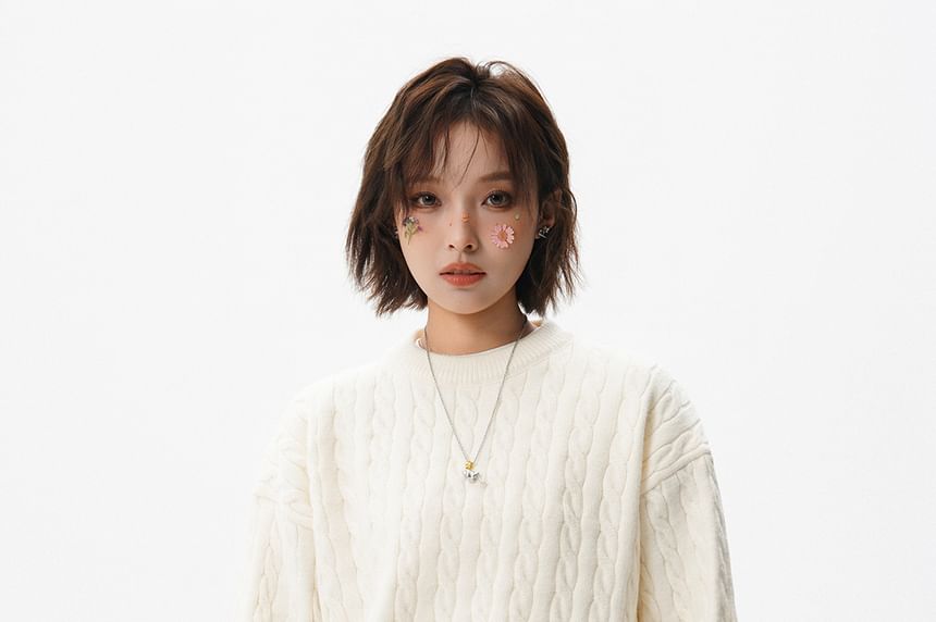 Crew Neck Cable Knit Sweater with Solid Pattern