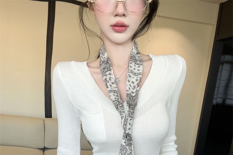 Solid Knit Top with V-Neck and Long Sleeves