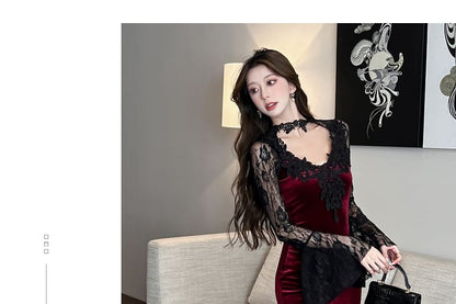 Long-Sleeve Scoop Neck Plain Lace Panel Velvet Maxi A-Line Dress