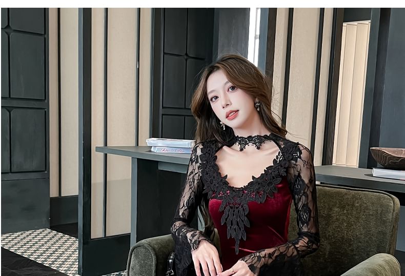 Long-Sleeve Scoop Neck Plain Lace Panel Velvet Maxi A-Line Dress