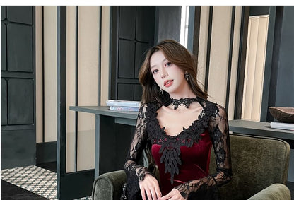 Long-Sleeve Scoop Neck Plain Lace Panel Velvet Maxi A-Line Dress