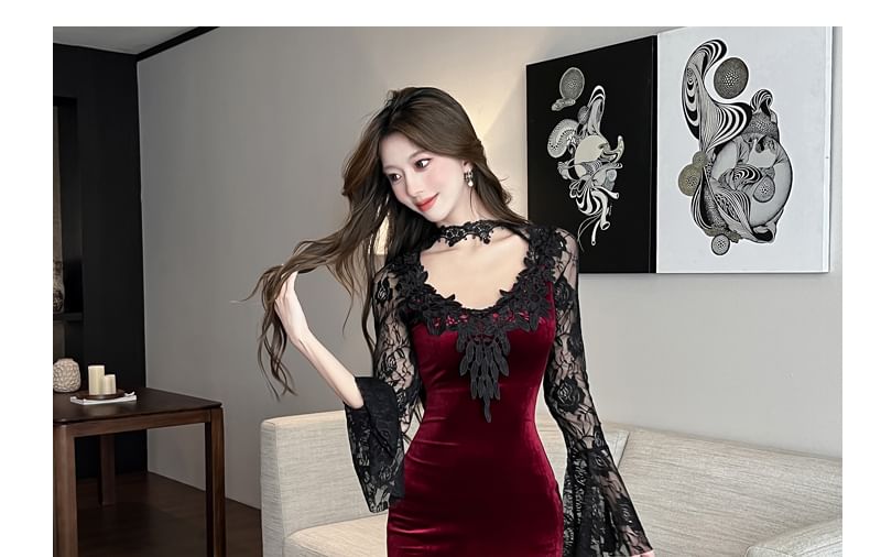 Long-Sleeve Scoop Neck Plain Lace Panel Velvet Maxi A-Line Dress