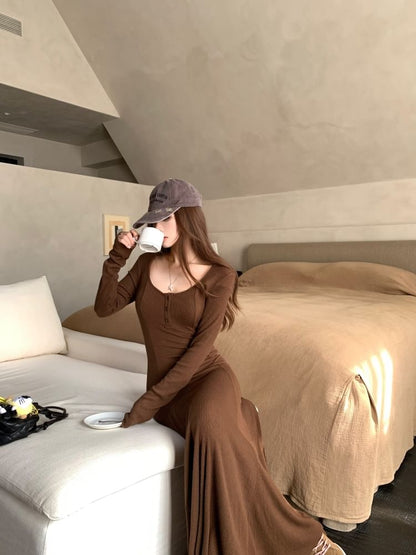 Long-Sleeve Scoop Neck Plain Maxi A-Line Dress