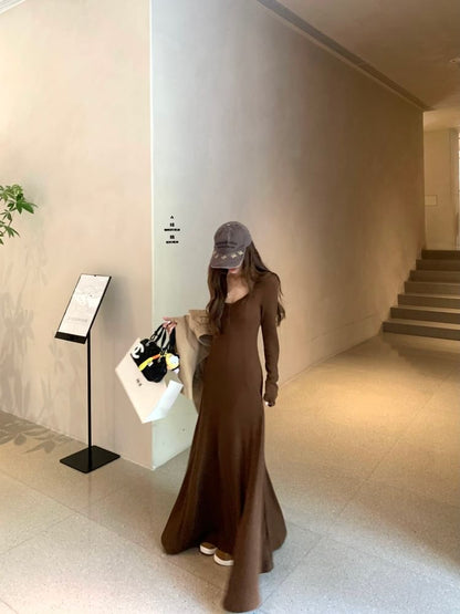 Long-Sleeve Scoop Neck Plain Maxi A-Line Dress