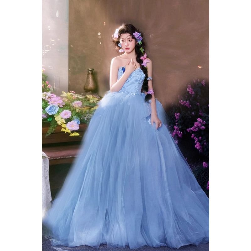 Plain Butterfly Detail A-Line Evening Gown