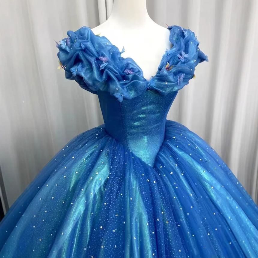 Sleeveless V-Neck Flower Detail A-Line Evening Gown