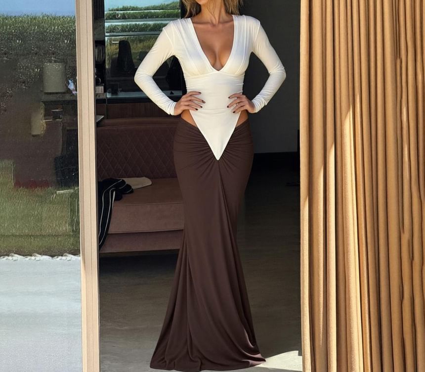 Long-Sleeve V-Neck Two Tone Cutout Maxi Sheath Dress