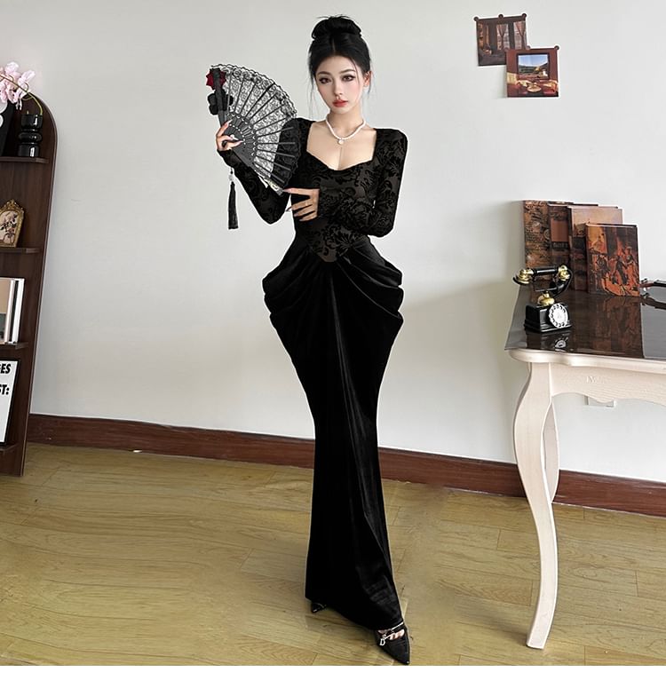 Long-Sleeve Jacquard Ruched Maxi Sheath Dress