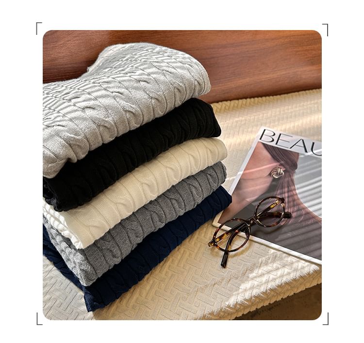 Cable-Knit Crew Neck Sweater in Solid Color