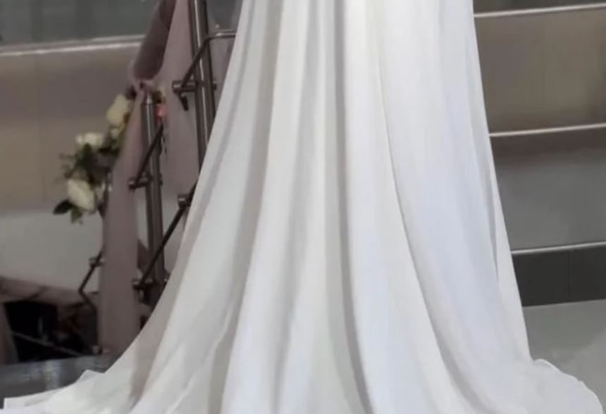 Sleeveless One Shoulder Plain Slit Panel Mesh A-Line Wedding Gown