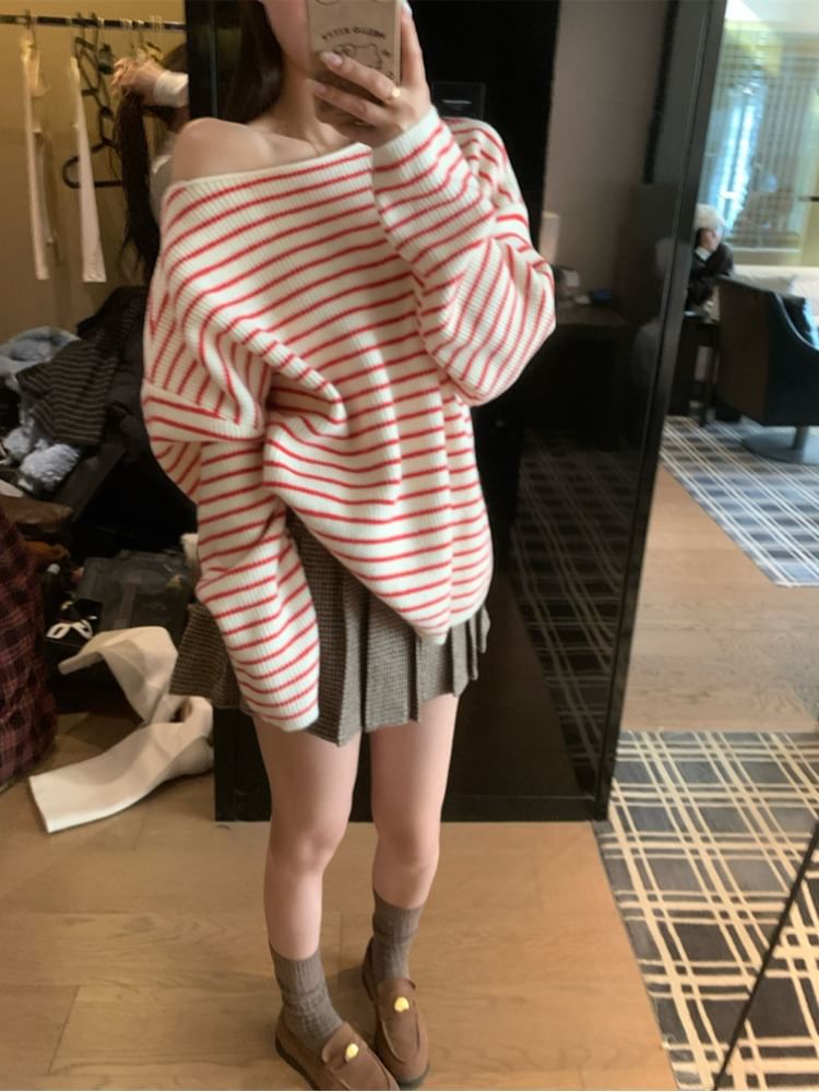 Loose-Fit Off-Shoulder Pullover with Stripes
