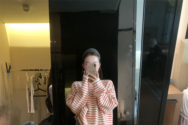 Loose-Fit Off-Shoulder Pullover with Stripes
